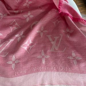 Louis Vuitton Beyond Monogram Shawl in Pink